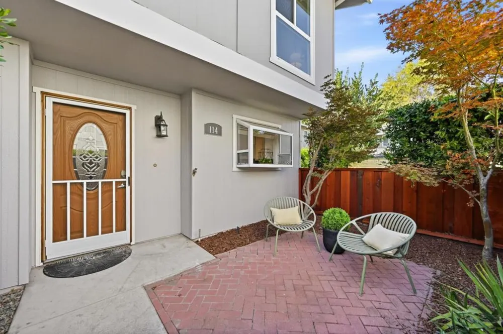 114 Granada Drive Mountain View, CA 94043