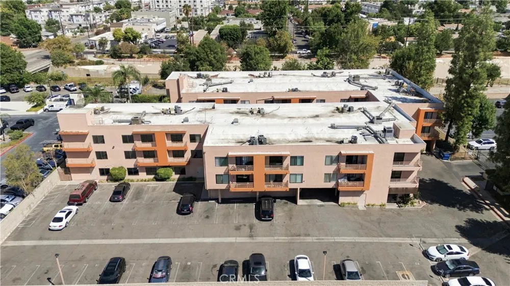 6815 Remmet Avenue #212 Los Angeles, CA 91303