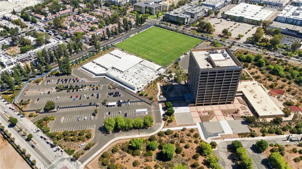 6815 Remmet Avenue #212 Los Angeles, CA 91303