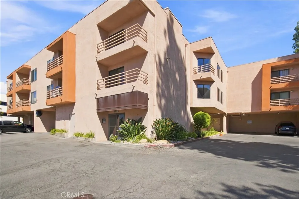 6815 Remmet Avenue #212 Los Angeles, CA 91303