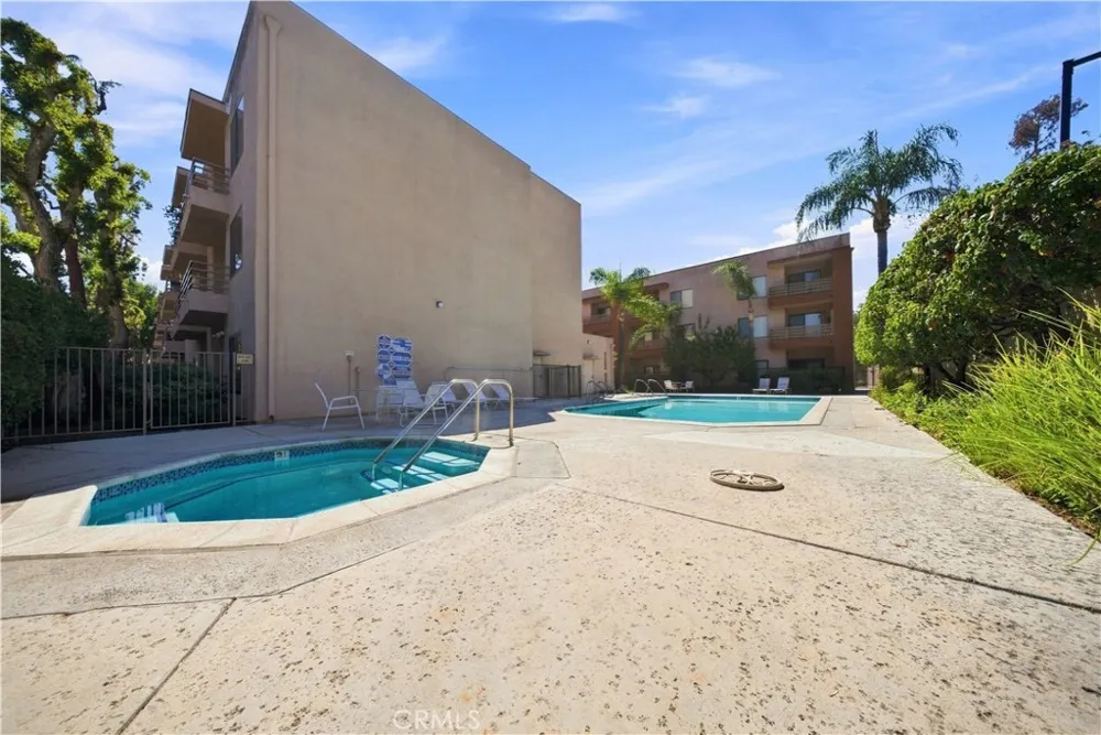 6815 Remmet Avenue #212 Los Angeles, CA 91303