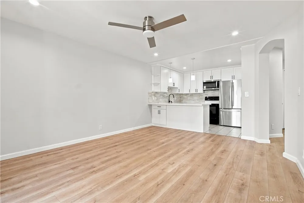6815 Remmet Avenue #212 Los Angeles, CA 91303