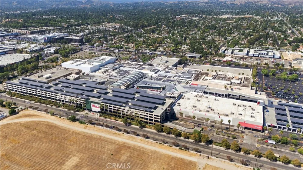 6815 Remmet Avenue #212 Los Angeles, CA 91303