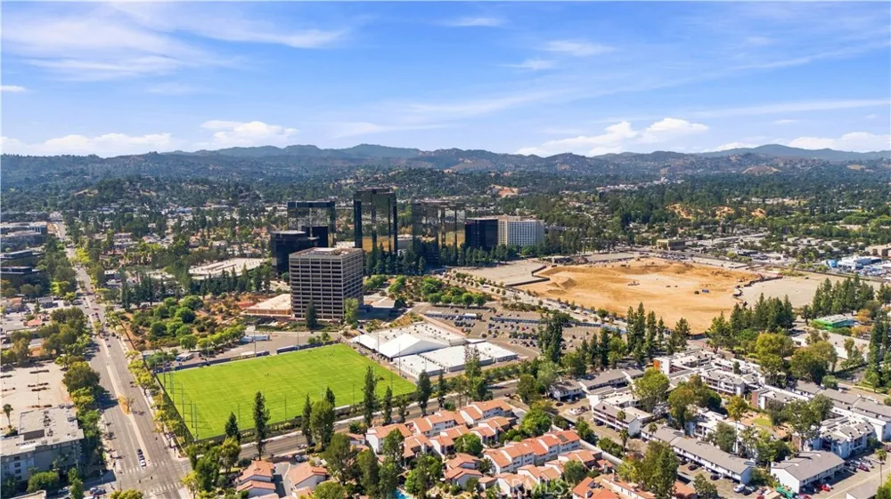 6815 Remmet Avenue #212 Los Angeles, CA 91303