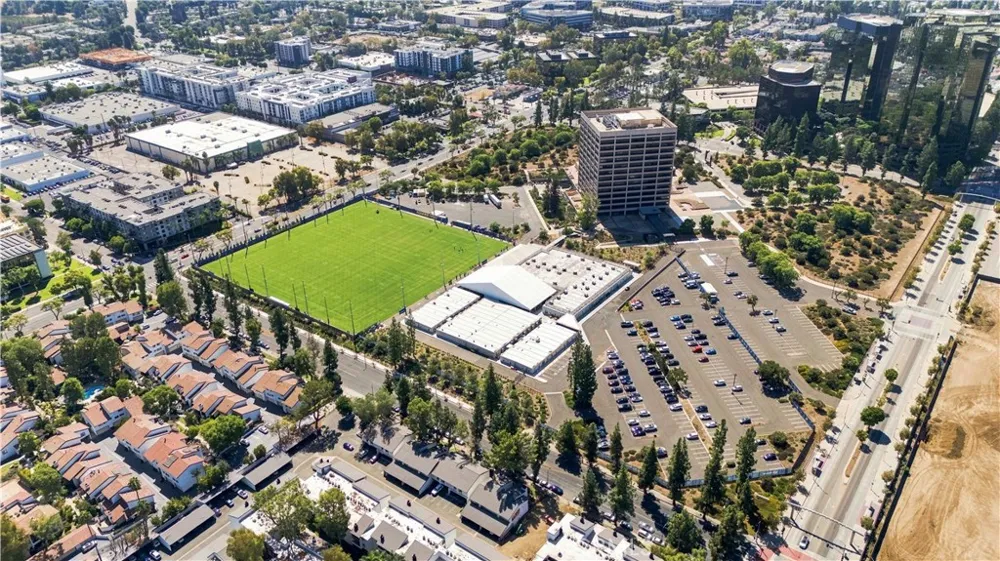 6815 Remmet Avenue #212 Los Angeles, CA 91303