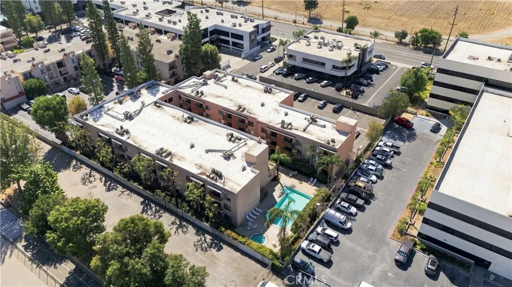6815 Remmet Avenue #212 Los Angeles, CA 91303