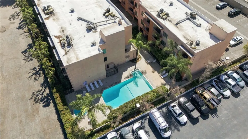 6815 Remmet Avenue #212 Los Angeles, CA 91303