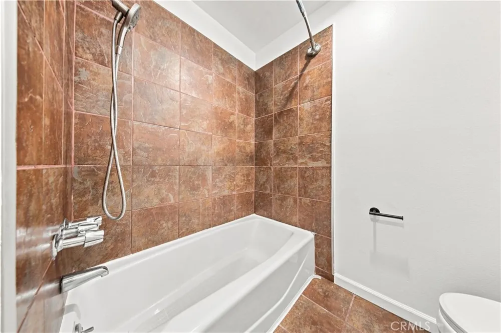 6815 Remmet Avenue #212 Los Angeles, CA 91303