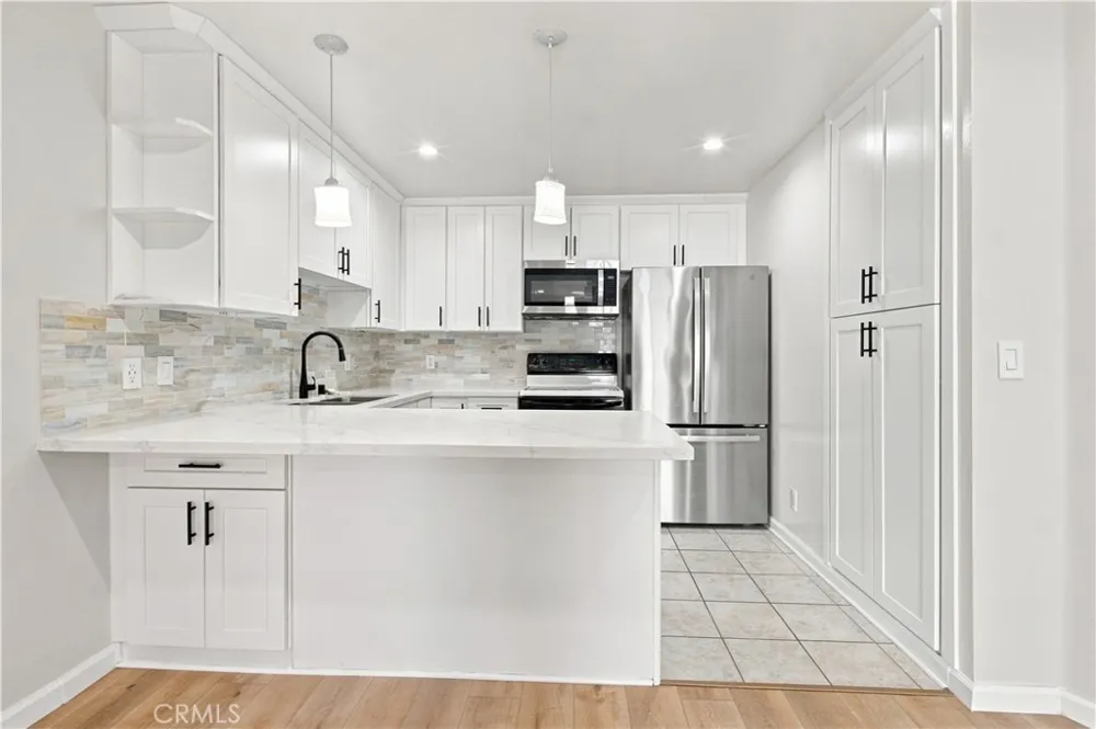 6815 Remmet Avenue #212 Los Angeles, CA 91303