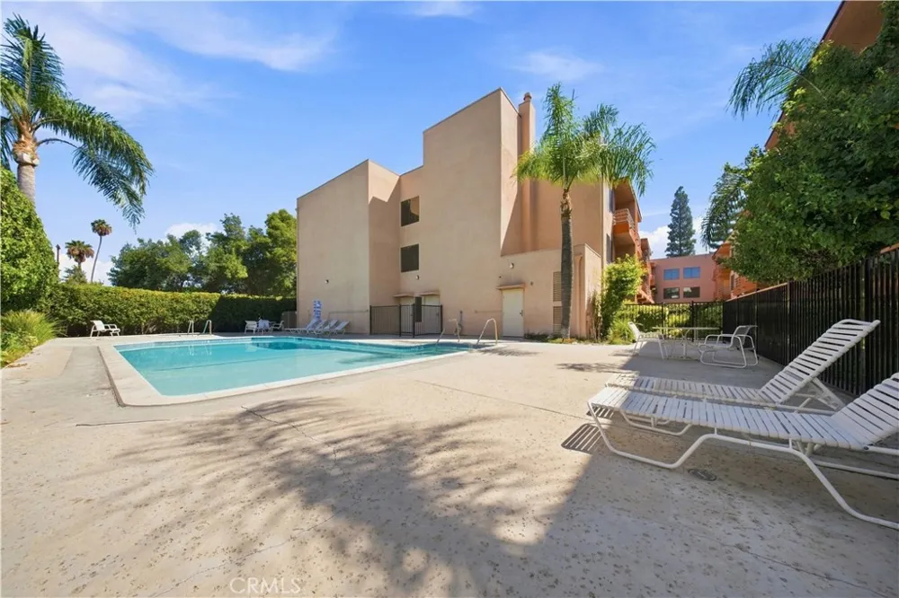 6815 Remmet Avenue #212 Los Angeles, CA 91303