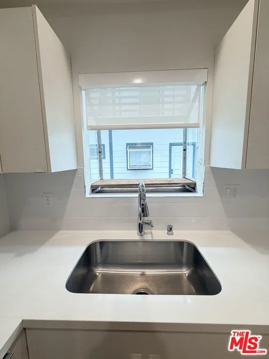 11738 Mayfield #106 Los Angeles, CA 90049