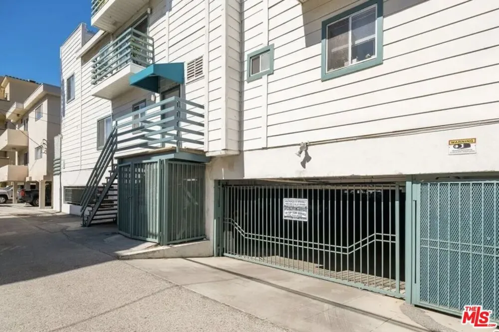 11738 Mayfield #106 Los Angeles, CA 90049