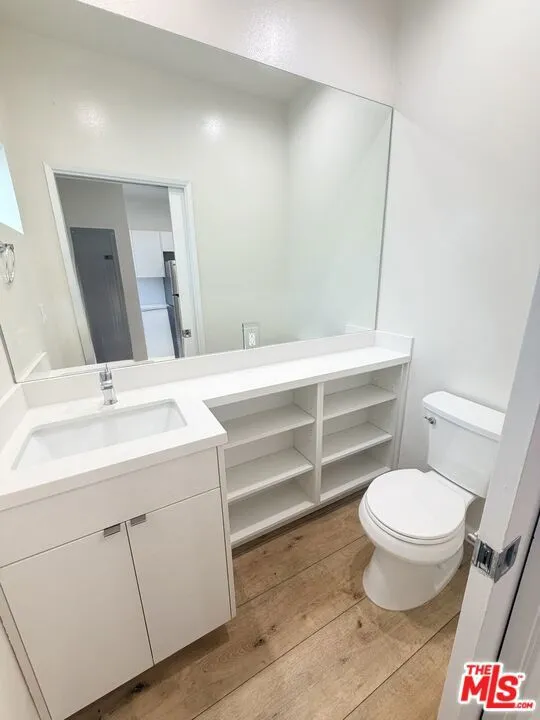 11738 Mayfield #106 Los Angeles, CA 90049