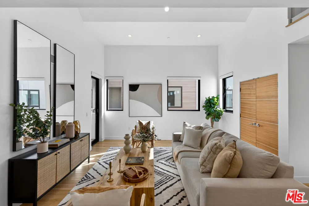 2118 Federal Avenue Los Angeles, CA 90025