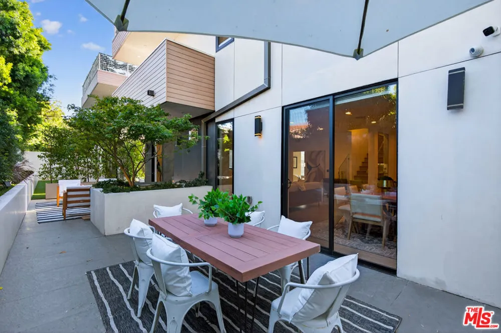 2118 Federal Avenue Los Angeles, CA 90025