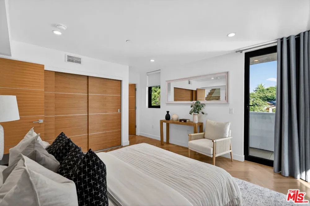 2118 Federal Avenue Los Angeles, CA 90025