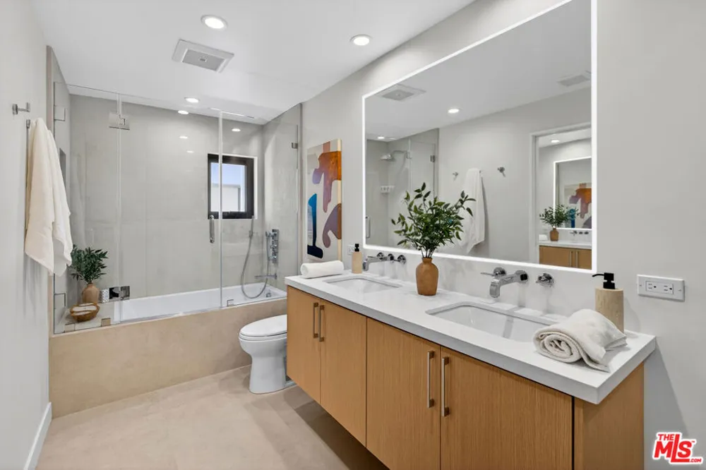 2118 Federal Avenue Los Angeles, CA 90025