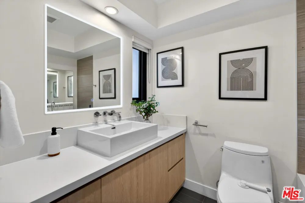 2118 Federal Avenue Los Angeles, CA 90025