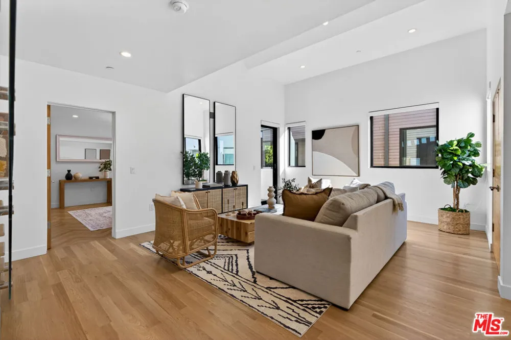 2118 Federal Avenue Los Angeles, CA 90025