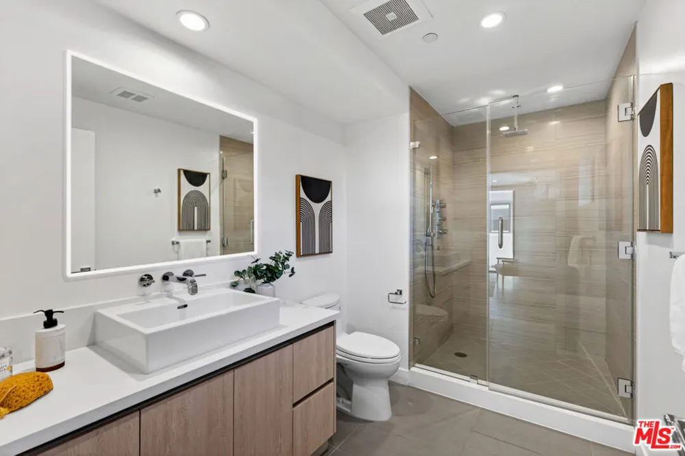2118 Federal Avenue Los Angeles, CA 90025