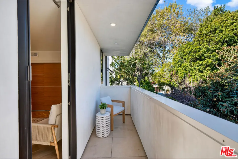 2118 Federal Avenue Los Angeles, CA 90025