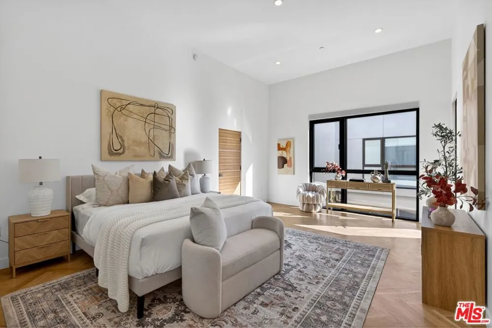 2118 Federal Avenue Los Angeles, CA 90025