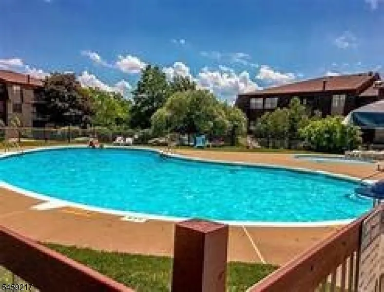191 Sierra Ct #191 Unit 191 Woodbridge, NJ 07095
