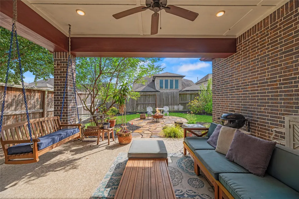 18203 Burnett Willow Lane Cypress, TX 77433