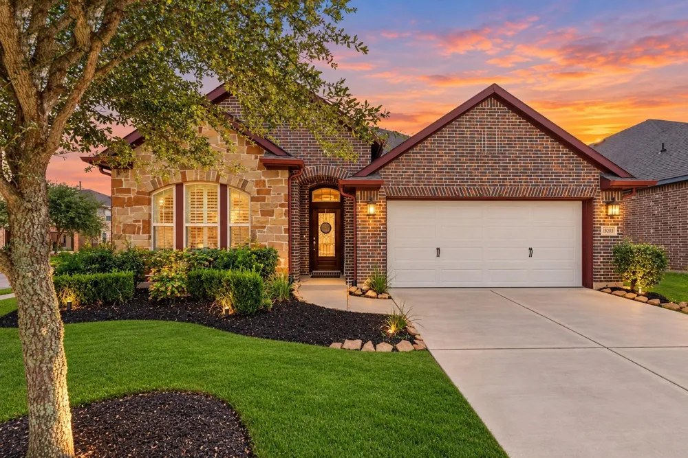 18203 Burnett Willow Lane Cypress, TX 77433