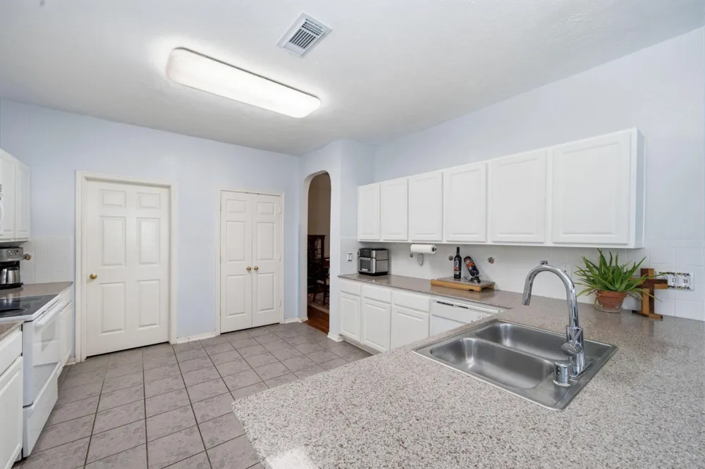 9150 Blake Bend Circle Houston, TX 77095