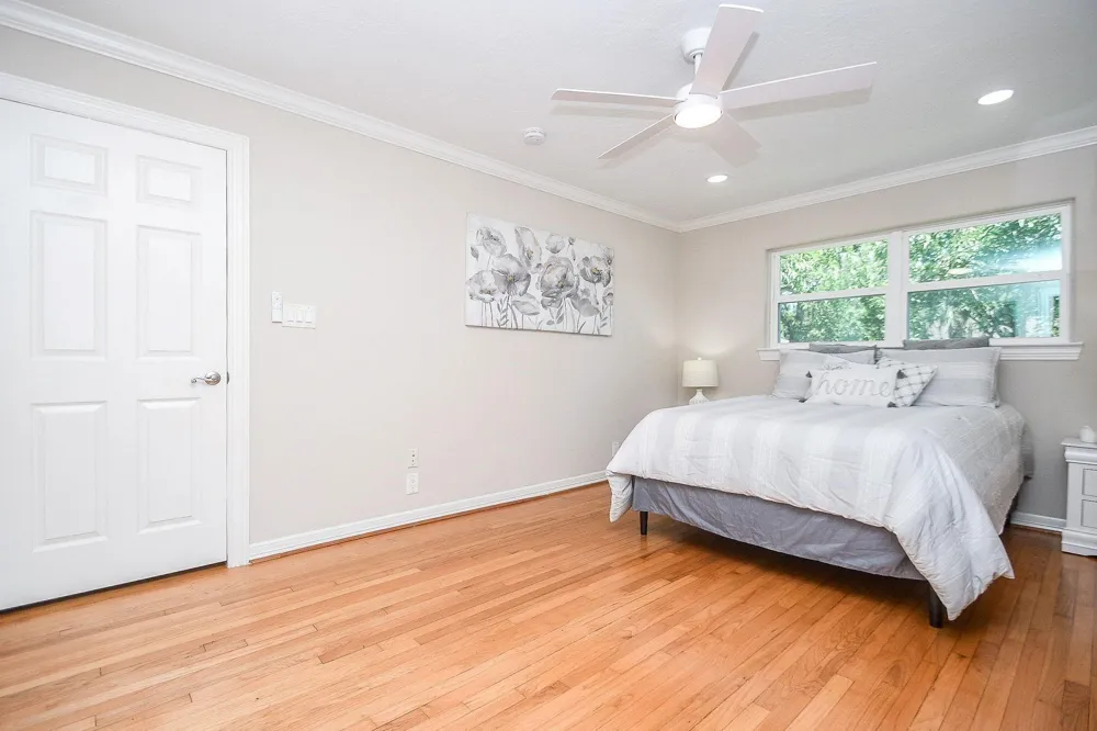5315 Briarbend Drive Houston, TX 77096