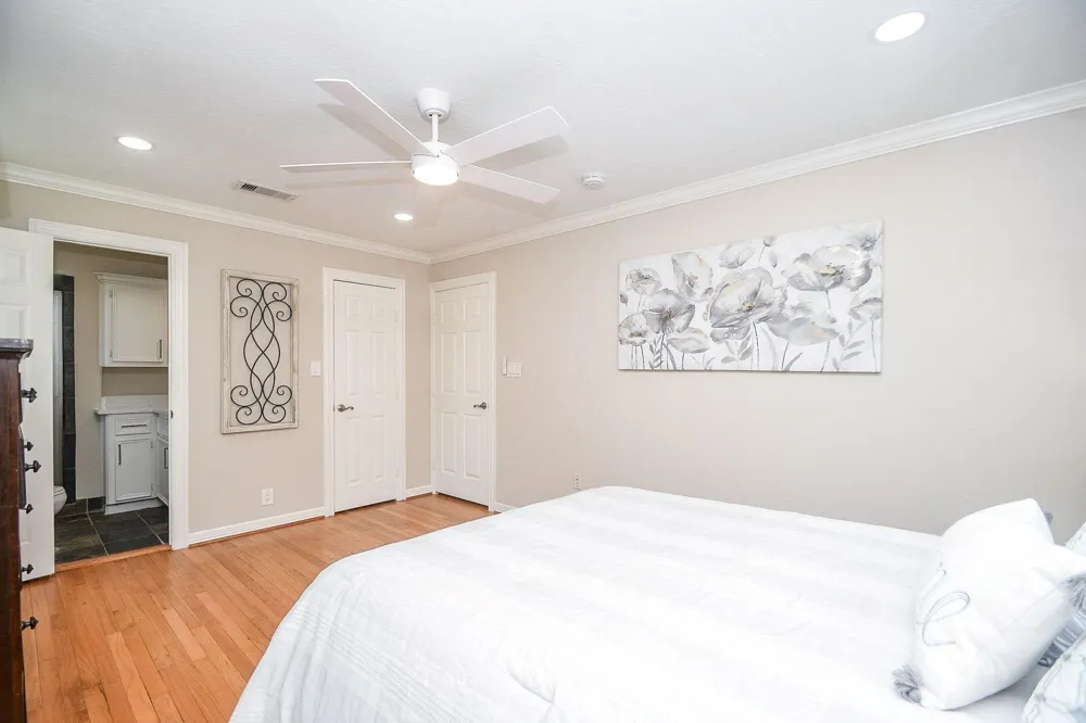5315 Briarbend Drive Houston, TX 77096
