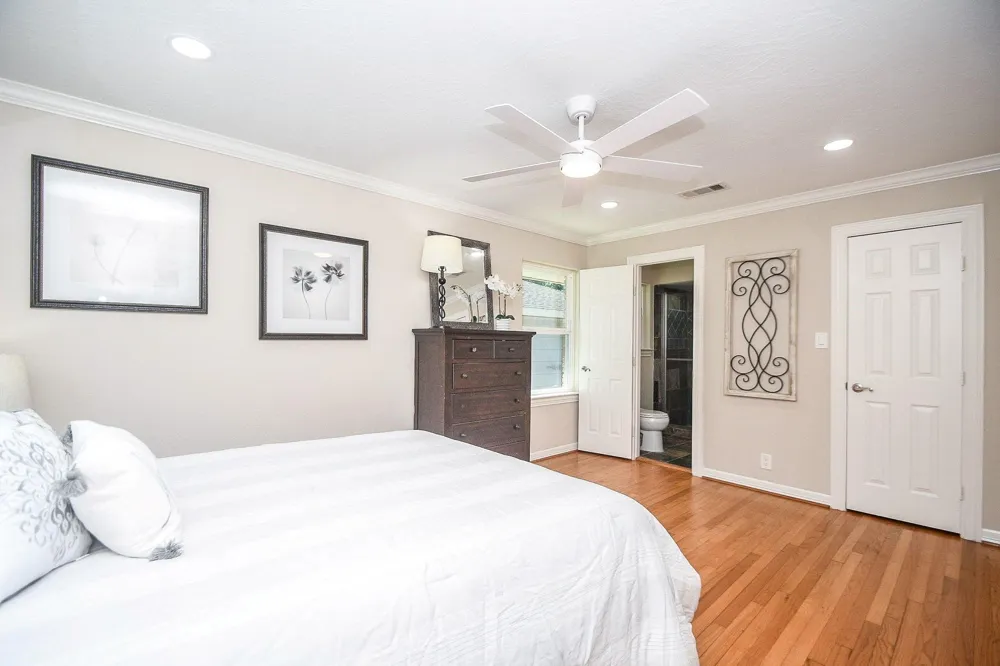 5315 Briarbend Drive Houston, TX 77096