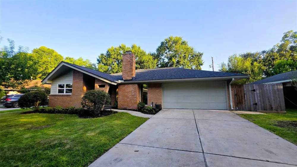 5315 Briarbend Drive Houston, TX 77096