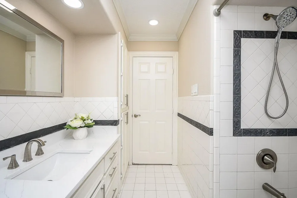 5315 Briarbend Drive Houston, TX 77096