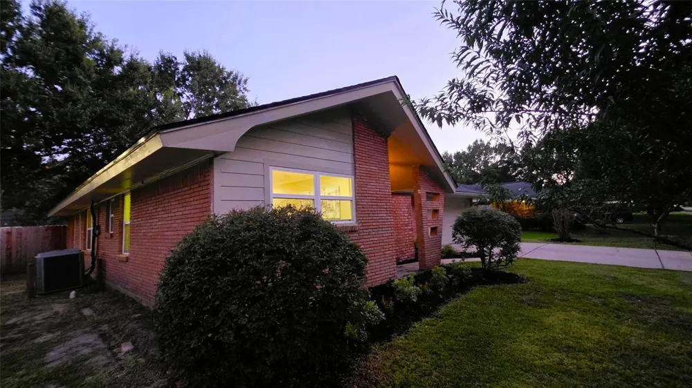 5315 Briarbend Drive Houston, TX 77096