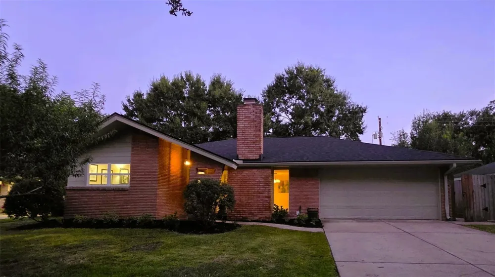 5315 Briarbend Drive Houston, TX 77096
