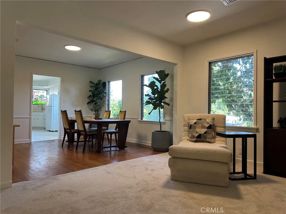 2572 Silver Ridge Los Angeles, CA 90039