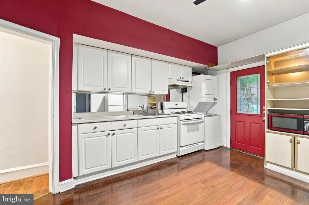 1 ATHENS AVENUE W #C Ardmore, PA 19003
