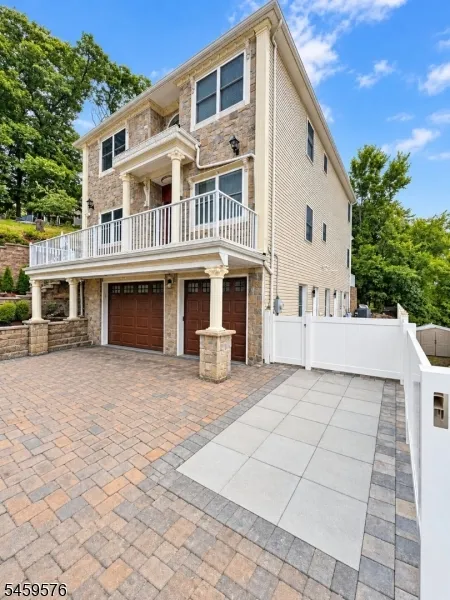 574 Preakness Ave #1 Unit 1