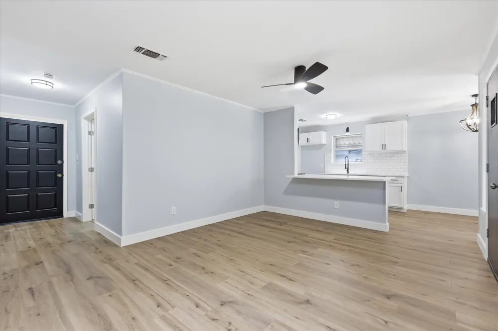 2202 E Mitchell Street Arlington, TX 76010
