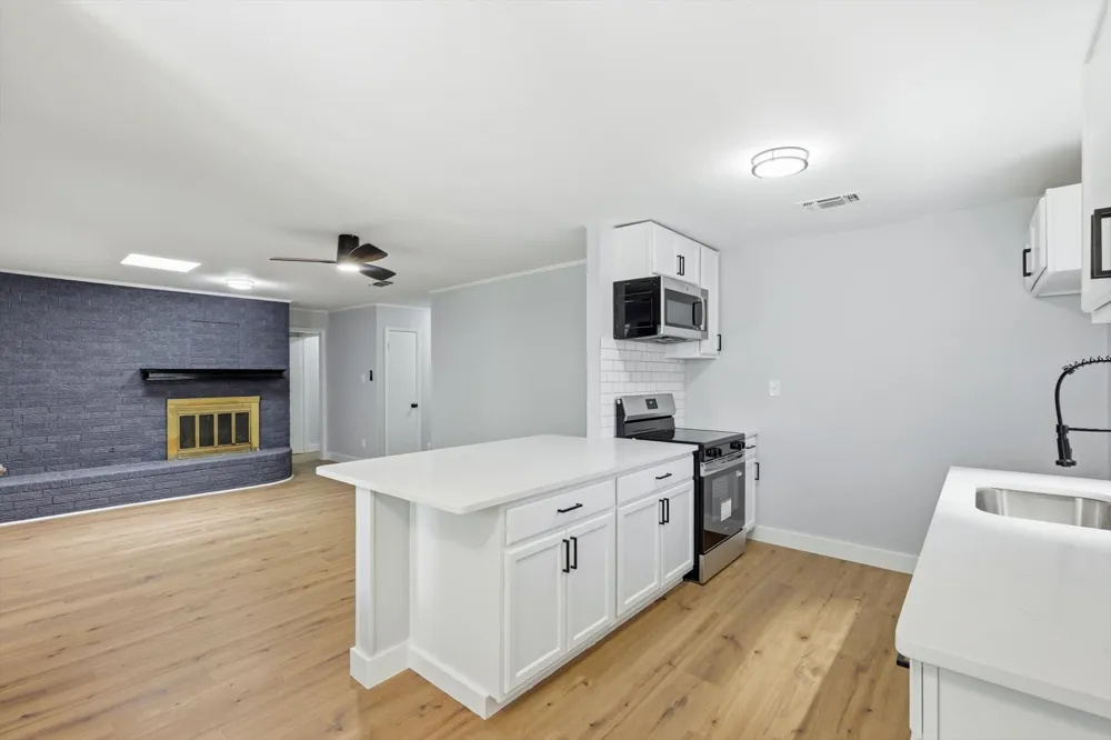 2202 E Mitchell Street Arlington, TX 76010