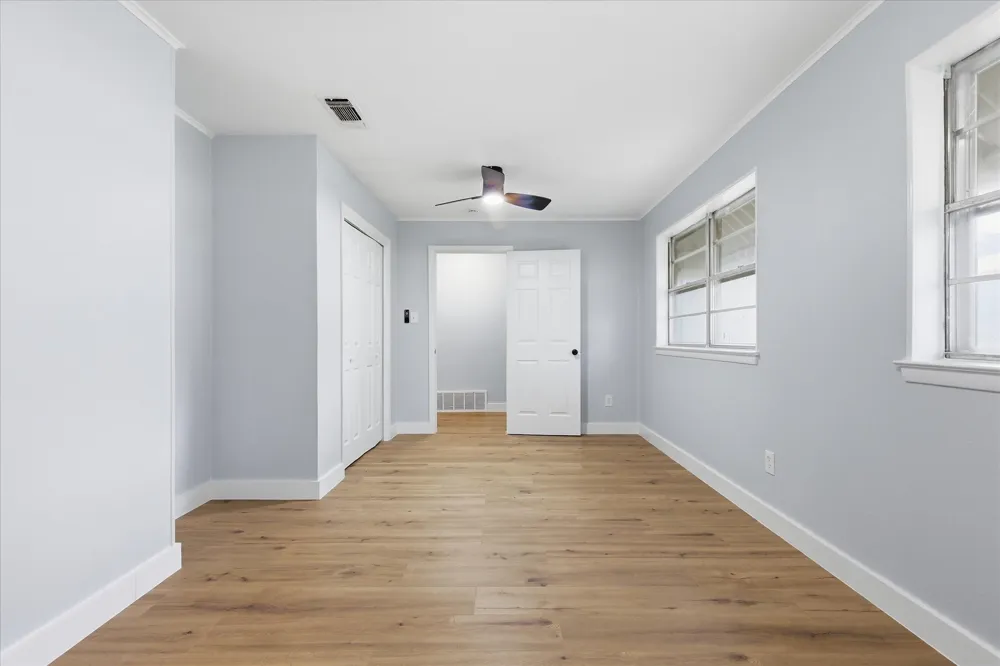 2202 E Mitchell Street Arlington, TX 76010