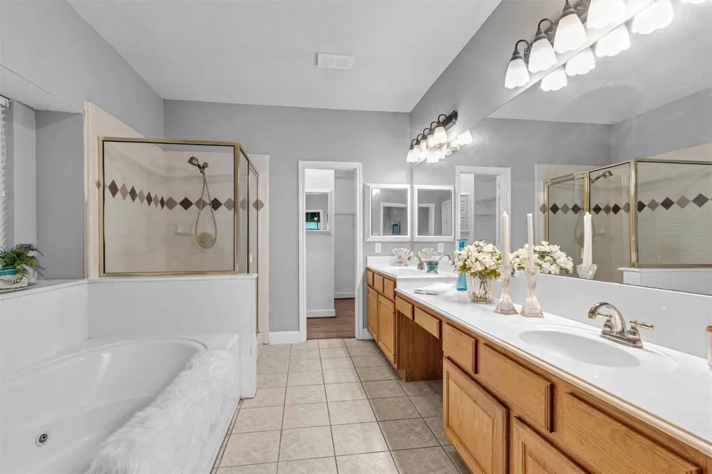 23 Alba Road Montgomery, TX 77356