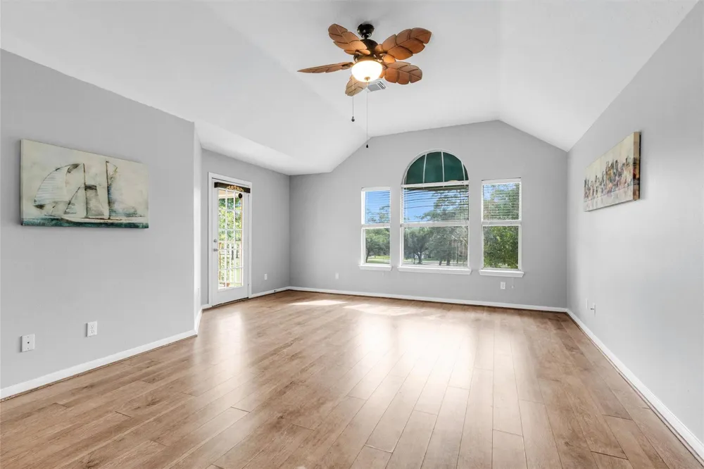 23 Alba Road Montgomery, TX 77356