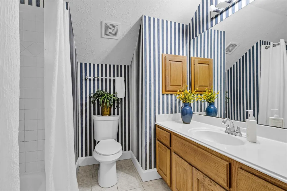 23 Alba Road Montgomery, TX 77356