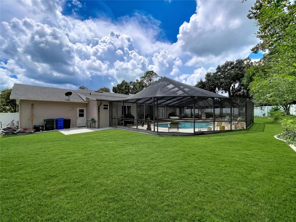 1068 SUGARTREE DRIVE S Lakeland, FL 33813
