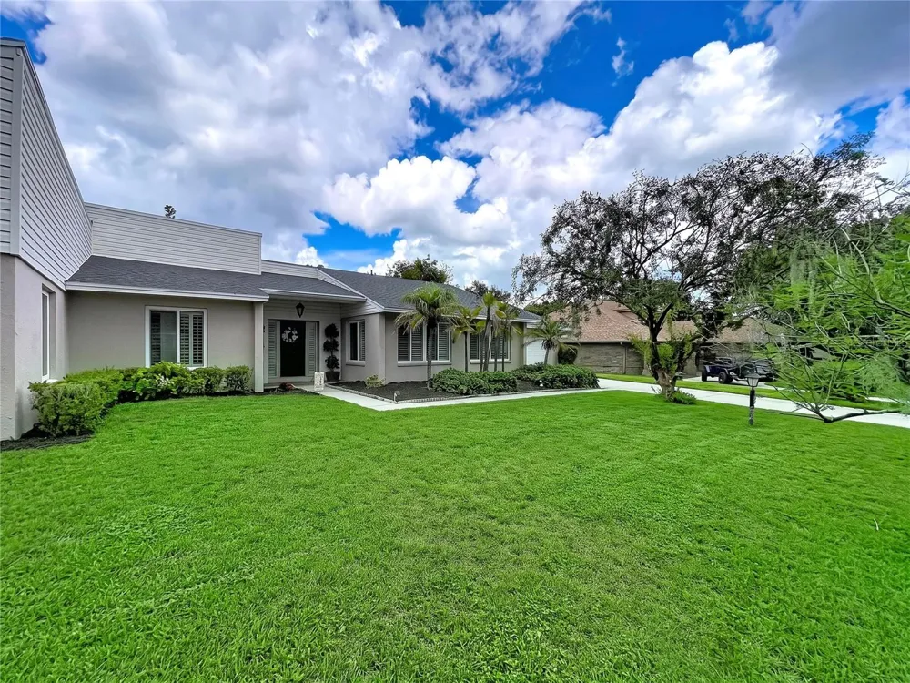 1068 SUGARTREE DRIVE S Lakeland, FL 33813