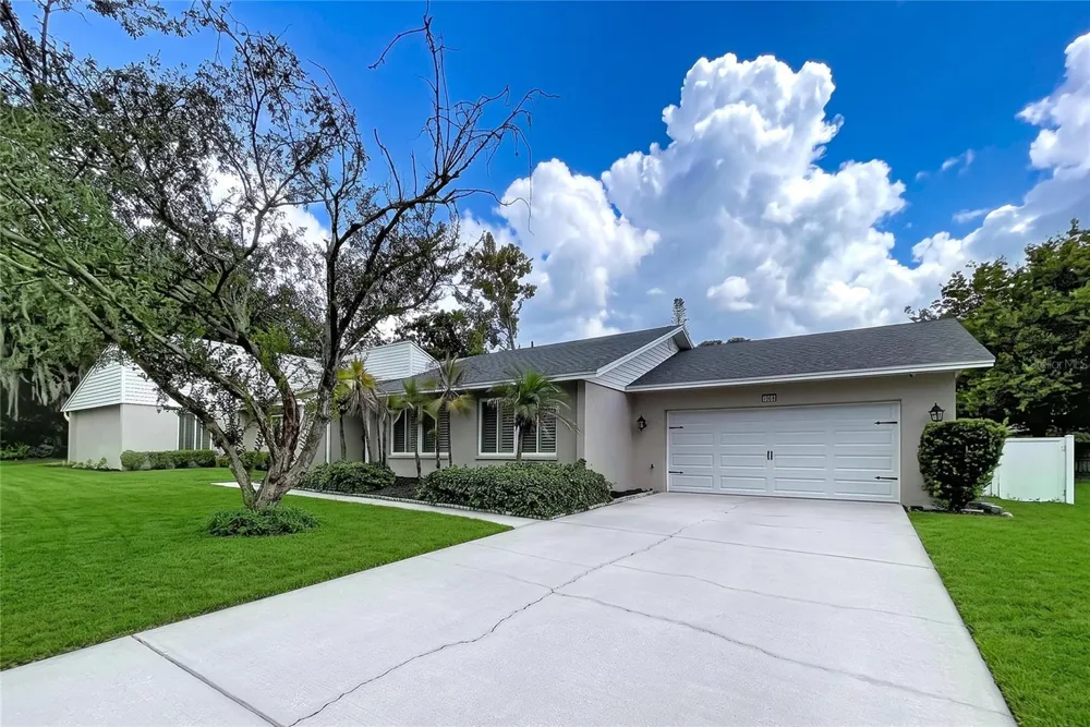 1068 SUGARTREE DRIVE S Lakeland, FL 33813