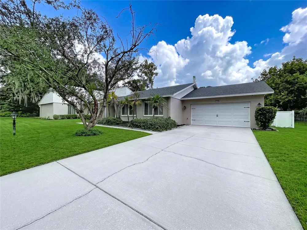 1068 SUGARTREE DRIVE S Lakeland, FL 33813